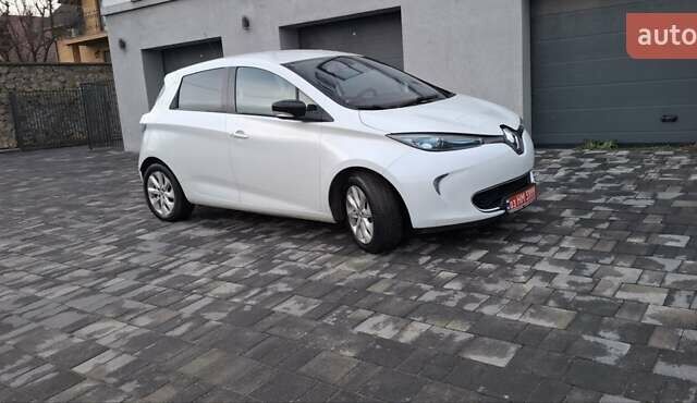 Білий Рено Зое, об'ємом двигуна 0 л та пробігом 104 тис. км за 6500 $, фото 3 на Automoto.ua