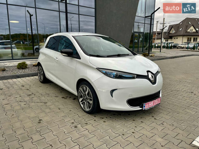 Белый Рено Зое, объемом двигателя 0 л и пробегом 124 тыс. км за 7000 $, фото 2 на Automoto.ua