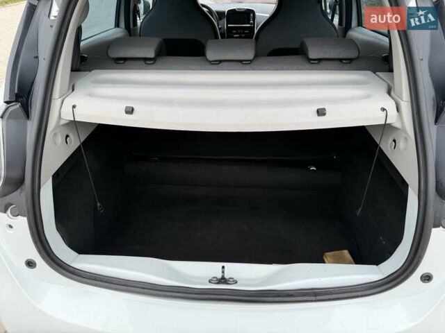 Білий Рено Зое, об'ємом двигуна 0 л та пробігом 154 тис. км за 6350 $, фото 16 на Automoto.ua