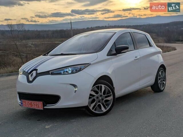 Белый Рено Зое, объемом двигателя 0 л и пробегом 85 тыс. км за 6900 $, фото 70 на Automoto.ua