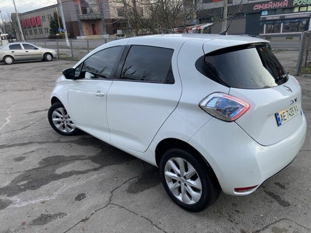 Белый Рено Зое, объемом двигателя 0 л и пробегом 159 тыс. км за 7550 $, фото 4 на Automoto.ua