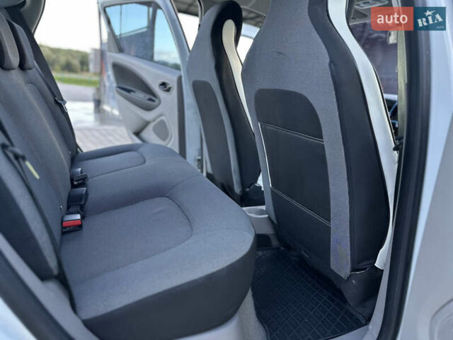 Белый Рено Зое, объемом двигателя 0 л и пробегом 128 тыс. км за 7500 $, фото 10 на Automoto.ua