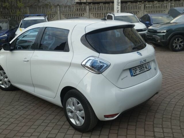 Білий Рено Зое, об'ємом двигуна 0 л та пробігом 15 тис. км за 6700 $, фото 3 на Automoto.ua