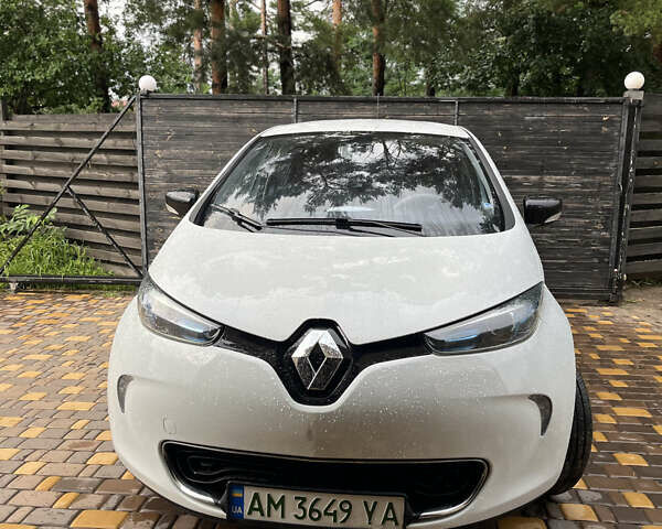 Білий Рено Зое, об'ємом двигуна 0 л та пробігом 136 тис. км за 6600 $, фото 4 на Automoto.ua