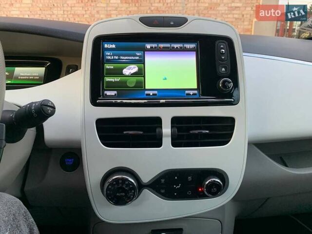 Білий Рено Зое, об'ємом двигуна 0 л та пробігом 90 тис. км за 6499 $, фото 17 на Automoto.ua