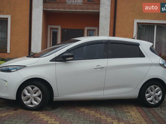 Белый Рено Зое, объемом двигателя 0 л и пробегом 102 тыс. км за 6777 $, фото 10 на Automoto.ua