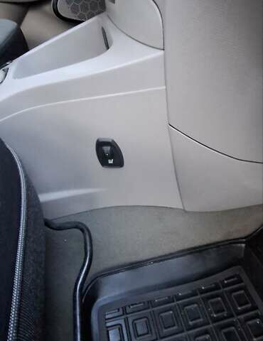 Білий Рено Зое, об'ємом двигуна 0 л та пробігом 104 тис. км за 6500 $, фото 13 на Automoto.ua