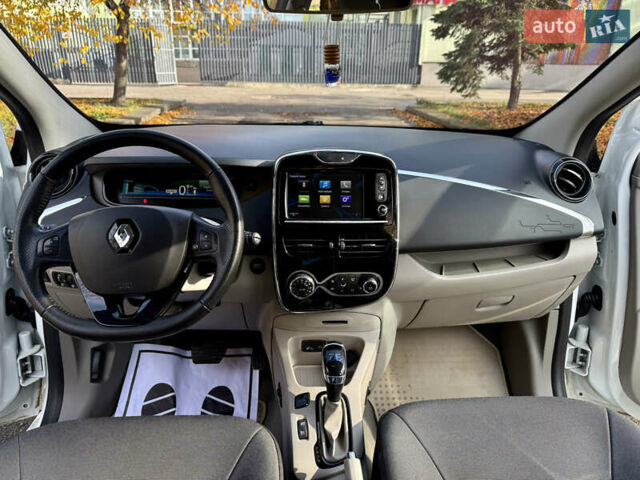Білий Рено Зое, об'ємом двигуна 0 л та пробігом 68 тис. км за 6976 $, фото 21 на Automoto.ua