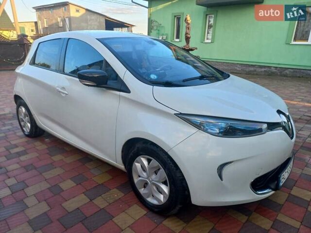Белый Рено Зое, объемом двигателя 0 л и пробегом 107 тыс. км за 6200 $, фото 1 на Automoto.ua