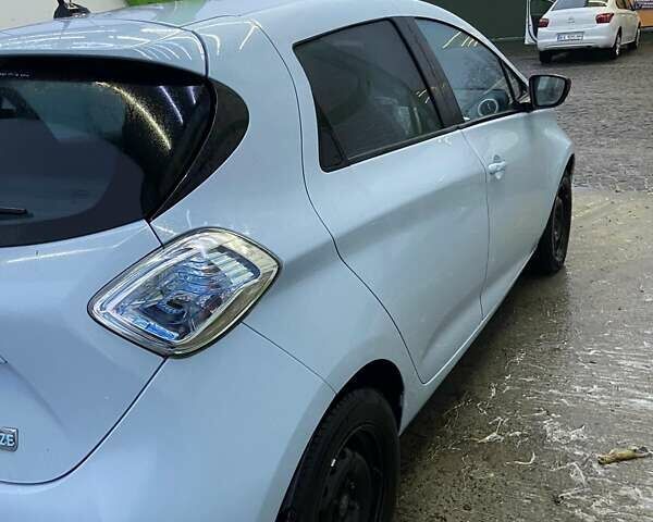 Білий Рено Зое, об'ємом двигуна 0 л та пробігом 150 тис. км за 5700 $, фото 3 на Automoto.ua