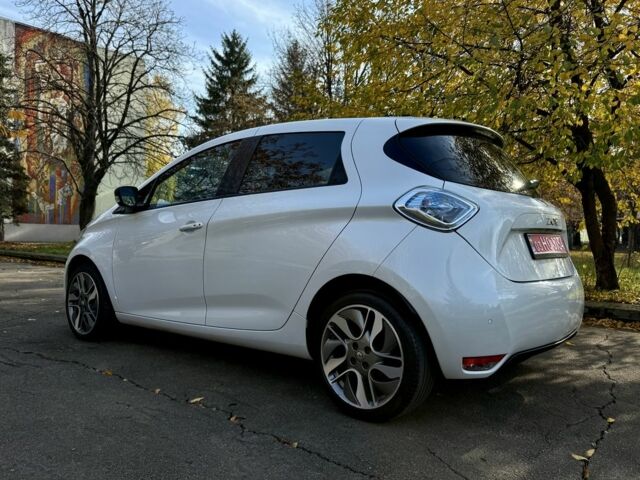 Білий Рено Зое, об'ємом двигуна 0 л та пробігом 68 тис. км за 6965 $, фото 2 на Automoto.ua