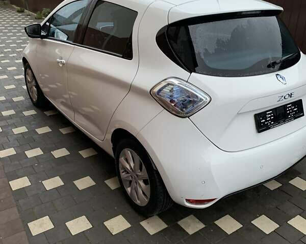 Білий Рено Зое, об'ємом двигуна 0 л та пробігом 68 тис. км за 5800 $, фото 15 на Automoto.ua