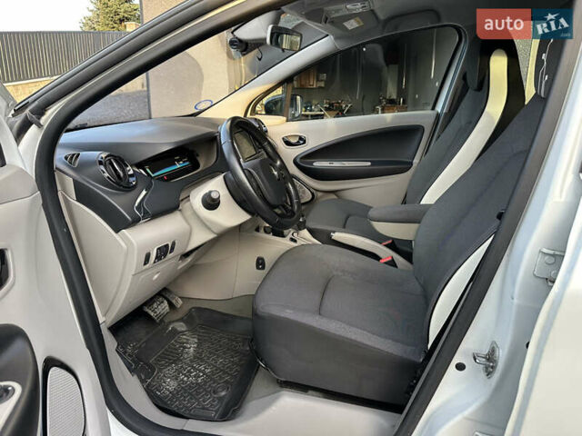 Рено Зое 2015 у Тернополі на Automoto.ua Білий Рено Зое, об'ємом двигуна 0 л та пробігом 159 тис. км за 6400 $, фото 6 на Automoto.ua