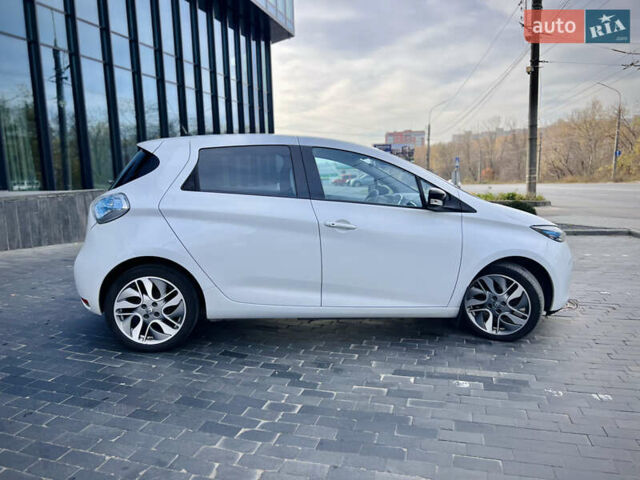 Білий Рено Зое, об'ємом двигуна 0 л та пробігом 160 тис. км за 7500 $, фото 4 на Automoto.ua