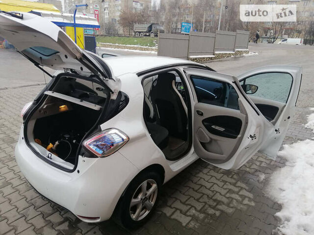 Білий Рено Зое, об'ємом двигуна 0 л та пробігом 145 тис. км за 10900 $, фото 11 на Automoto.ua