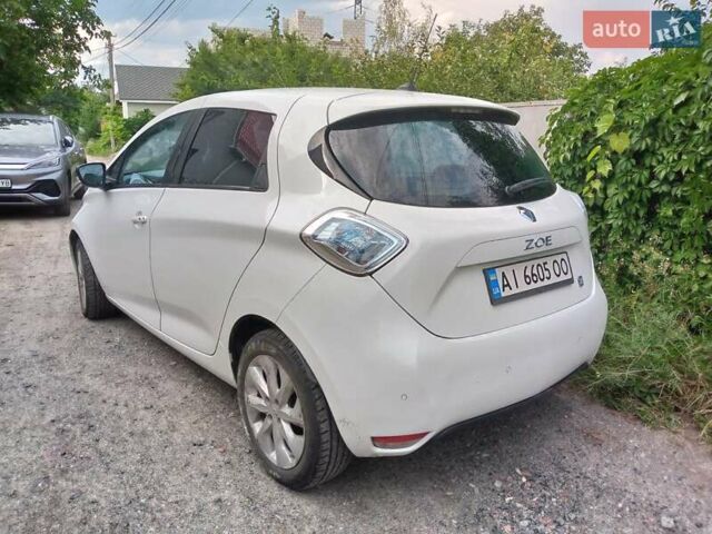 Белый Рено Зое, объемом двигателя 0 л и пробегом 104 тыс. км за 7300 $, фото 3 на Automoto.ua