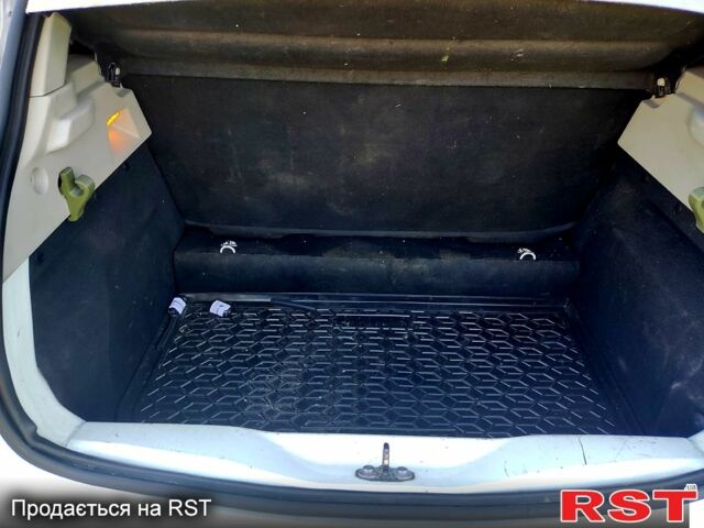 Білий Рено Зое, об'ємом двигуна 85 л та пробігом 34 тис. км за 6850 $, фото 3 на Automoto.ua