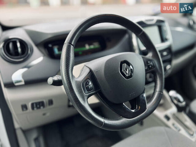 Білий Рено Зое, об'ємом двигуна 0 л та пробігом 160 тис. км за 7500 $, фото 38 на Automoto.ua
