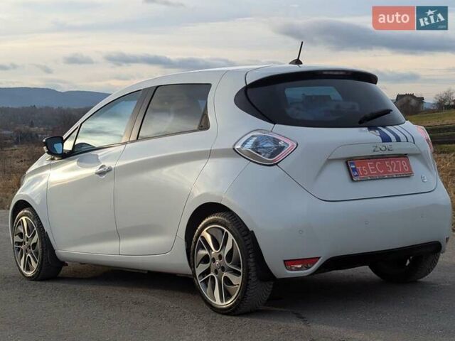 Белый Рено Зое, объемом двигателя 0 л и пробегом 85 тыс. км за 6900 $, фото 19 на Automoto.ua