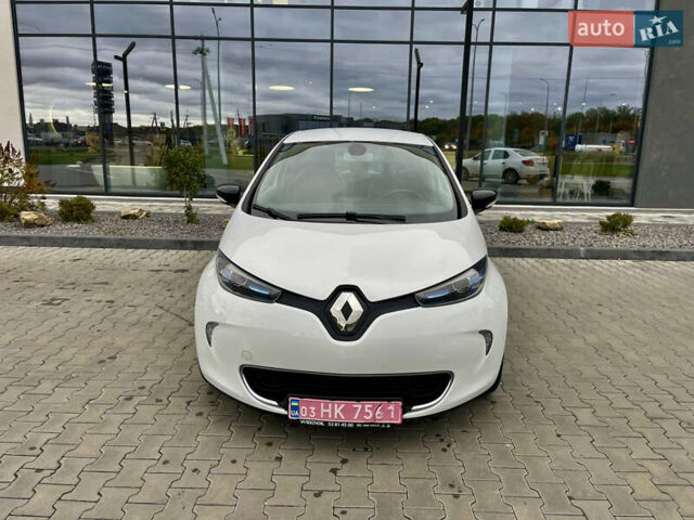 Белый Рено Зое, объемом двигателя 0 л и пробегом 124 тыс. км за 7000 $, фото 1 на Automoto.ua