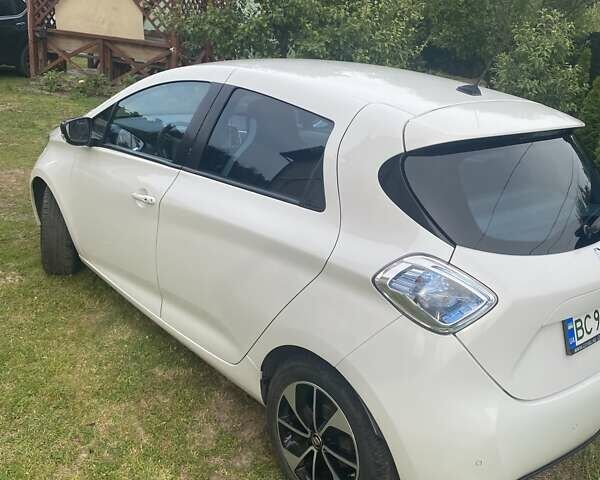 Белый Рено Зое, объемом двигателя 0 л и пробегом 126 тыс. км за 6800 $, фото 12 на Automoto.ua
