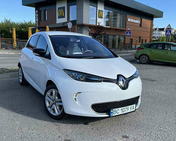 Белый Рено Зое, объемом двигателя 0 л и пробегом 61 тыс. км за 7900 $, фото 9 на Automoto.ua