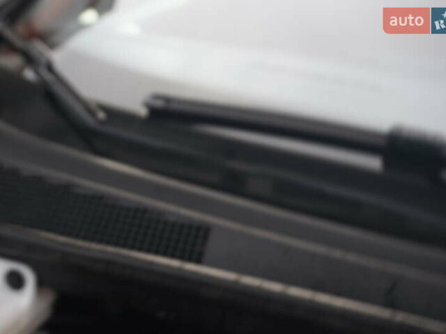 Белый Рено Зое, объемом двигателя 0 л и пробегом 86 тыс. км за 7200 $, фото 59 на Automoto.ua