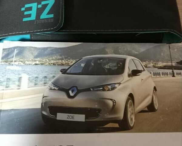 Белый Рено Зое, объемом двигателя 0 л и пробегом 115 тыс. км за 6950 $, фото 12 на Automoto.ua