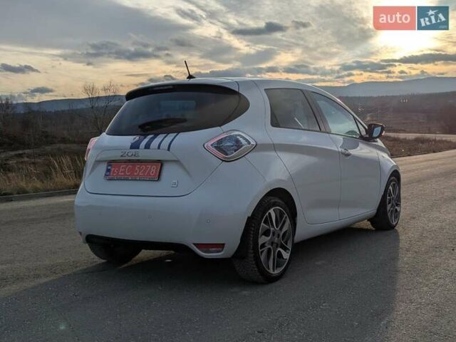 Белый Рено Зое, объемом двигателя 0 л и пробегом 85 тыс. км за 6900 $, фото 28 на Automoto.ua