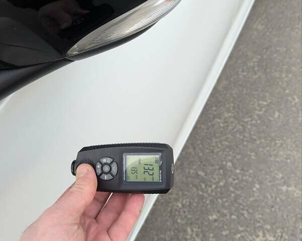 Белый Рено Зое, объемом двигателя 0 л и пробегом 85 тыс. км за 6900 $, фото 10 на Automoto.ua