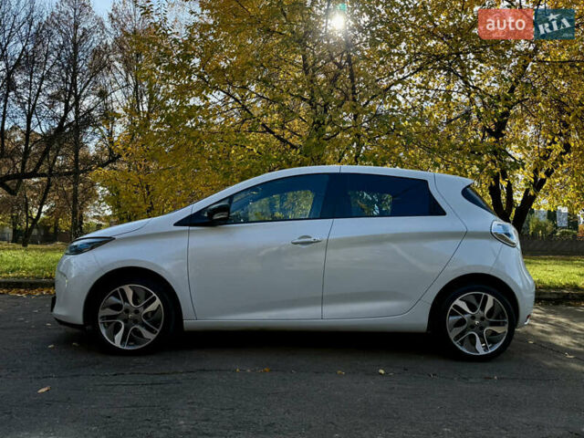 Білий Рено Зое, об'ємом двигуна 0 л та пробігом 68 тис. км за 6976 $, фото 1 на Automoto.ua