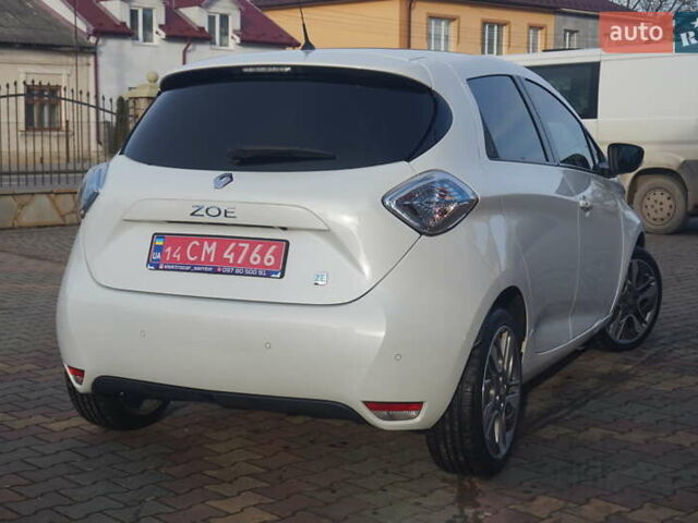 Белый Рено Зое, объемом двигателя 0 л и пробегом 86 тыс. км за 7200 $, фото 8 на Automoto.ua