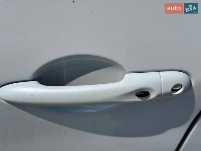 Белый Рено Зое, объемом двигателя 0 л и пробегом 70 тыс. км за 8600 $, фото 8 на Automoto.ua