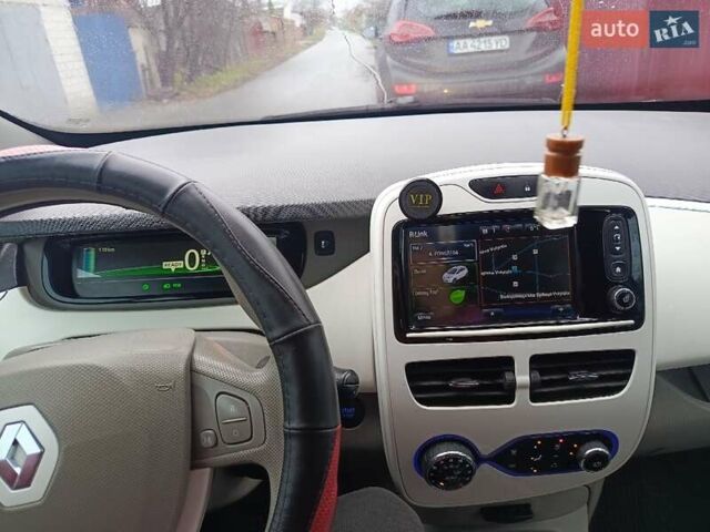 Білий Рено Зое, об'ємом двигуна 0 л та пробігом 153 тис. км за 6600 $, фото 11 на Automoto.ua