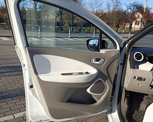 Рено Зое 2015 в Коломые на Automoto.ua Белый Рено Зое, объемом двигателя 0 л и пробегом 88 тыс. км за 6700 $, фото 19 на Automoto.ua