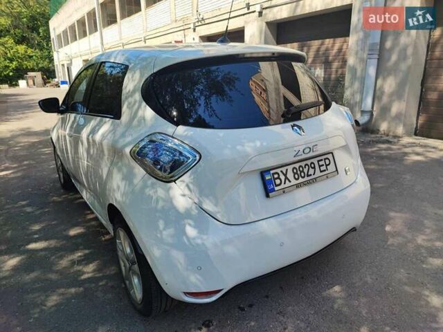 Білий Рено Зое, об'ємом двигуна 0 л та пробігом 70 тис. км за 7200 $, фото 4 на Automoto.ua