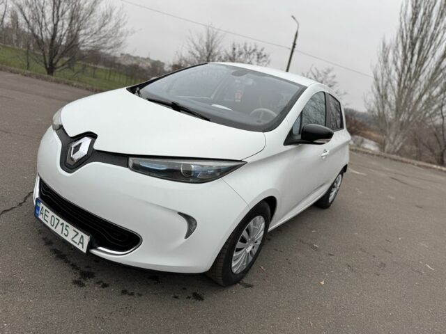 Белый Рено Зое, объемом двигателя 0 л и пробегом 110 тыс. км за 5800 $, фото 9 на Automoto.ua
