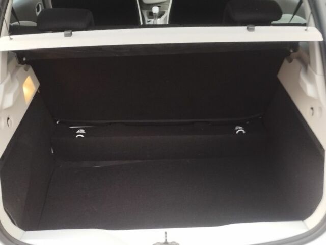 Білий Рено Зое, об'ємом двигуна 0 л та пробігом 15 тис. км за 6700 $, фото 6 на Automoto.ua