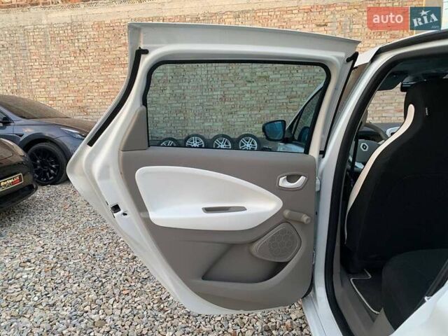 Білий Рено Зое, об'ємом двигуна 0 л та пробігом 90 тис. км за 6499 $, фото 10 на Automoto.ua