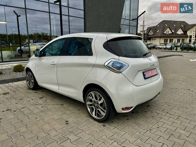 Белый Рено Зое, объемом двигателя 0 л и пробегом 124 тыс. км за 7000 $, фото 6 на Automoto.ua