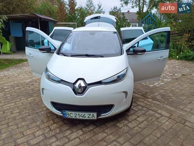 Белый Рено Зое, объемом двигателя 0 л и пробегом 231 тыс. км за 5900 $, фото 28 на Automoto.ua