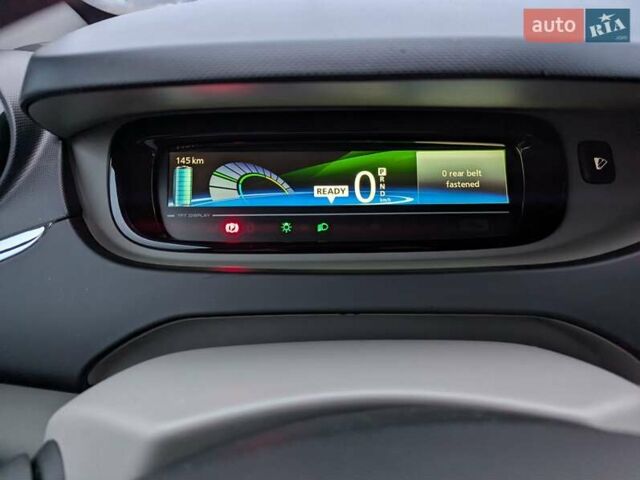 Білий Рено Зое, об'ємом двигуна 0 л та пробігом 85 тис. км за 6995 $, фото 9 на Automoto.ua