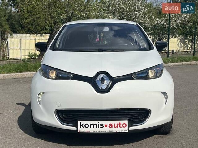 Белый Рено Зое, объемом двигателя 0 л и пробегом 195 тыс. км за 5999 $, фото 2 на Automoto.ua