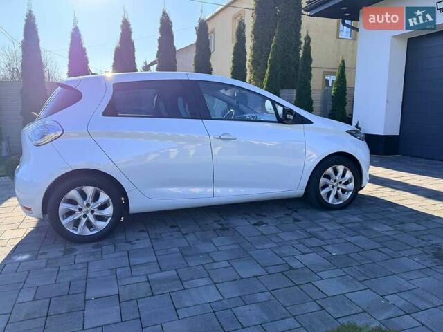 Белый Рено Зое, объемом двигателя 0 л и пробегом 106 тыс. км за 6250 $, фото 6 на Automoto.ua