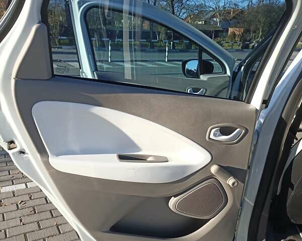 Рено Зое 2015 в Коломые на Automoto.ua Белый Рено Зое, объемом двигателя 0 л и пробегом 88 тыс. км за 6700 $, фото 18 на Automoto.ua