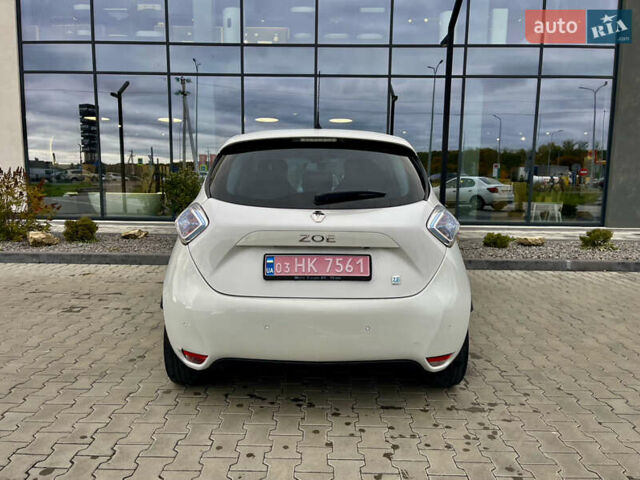 Белый Рено Зое, объемом двигателя 0 л и пробегом 124 тыс. км за 7000 $, фото 5 на Automoto.ua