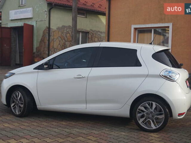 Белый Рено Зое, объемом двигателя 0 л и пробегом 86 тыс. км за 7200 $, фото 11 на Automoto.ua