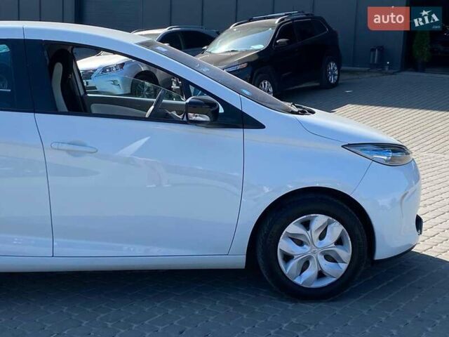 Білий Рено Зое, об'ємом двигуна 0 л та пробігом 91 тис. км за 6940 $, фото 10 на Automoto.ua