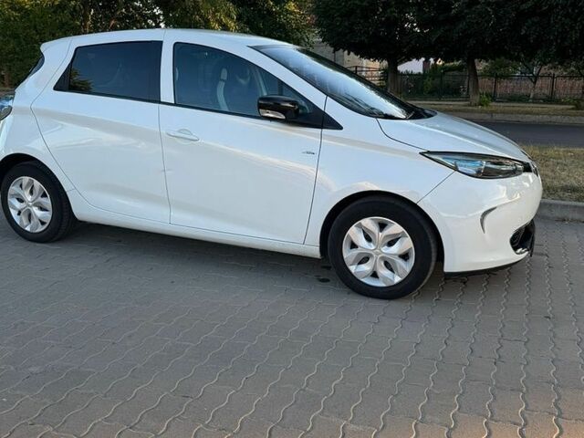 Белый Рено Зое, объемом двигателя 0 л и пробегом 119 тыс. км за 6900 $, фото 4 на Automoto.ua