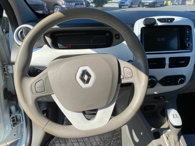 Белый Рено Зое, объемом двигателя 0 л и пробегом 91 тыс. км за 6480 $, фото 16 на Automoto.ua